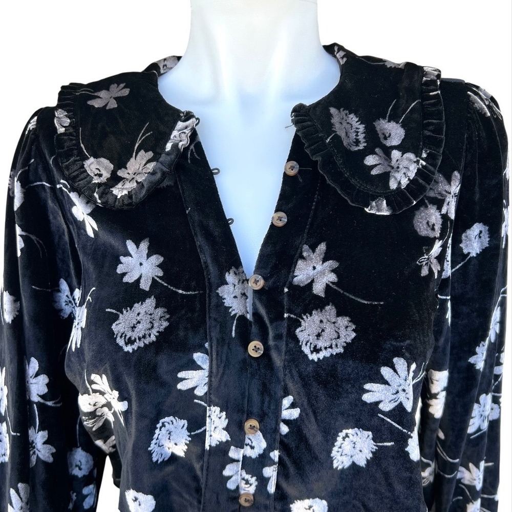 Pilcro Anthropologie Keira Velvet Burnout Blouse Black Witchy Peter Pan Collar M - Picture 14 of 17